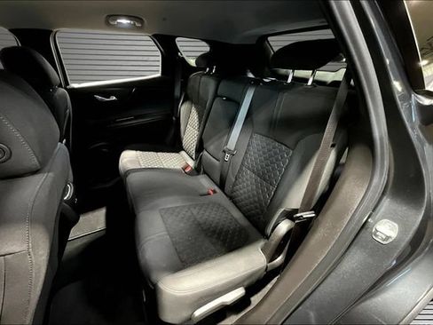 Used 2020 Chevrolet Blazer LT FWD image 19