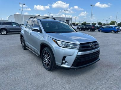 Used 2018 Toyota Highlander SE