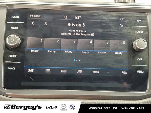 Used 2020 Volkswagen Tiguan SE w/ Panoramic Sunroof Package AWD/4WD image 17