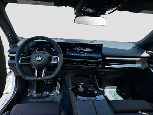 Certified 2026 BMW 530i xDrive AWD/4WD image 23
