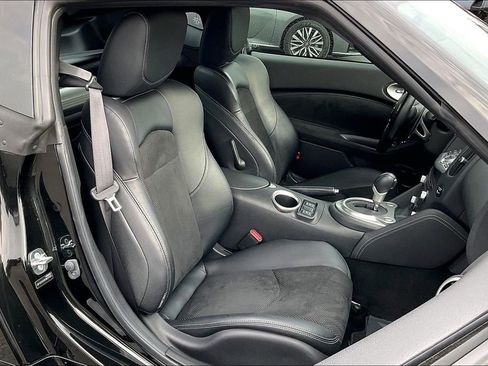 Used 2014 Nissan 370Z Touring w/ Sport Package image 28