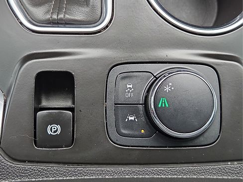 Used 2020 Chevrolet Traverse RS w/ LPO, Floor Liner Package FWD image 18