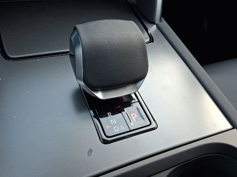 New 2025 Land Rover Discovery Sport S image 11