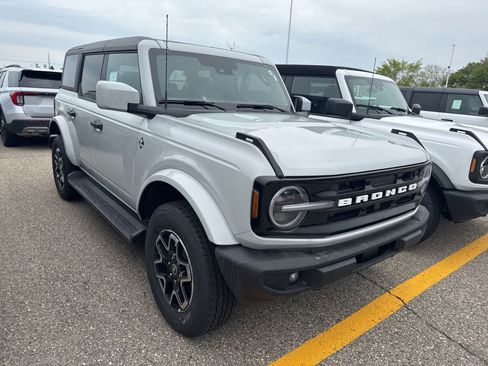 New 2026 Ford Bronco Outer Banks AWD/4WD image 22