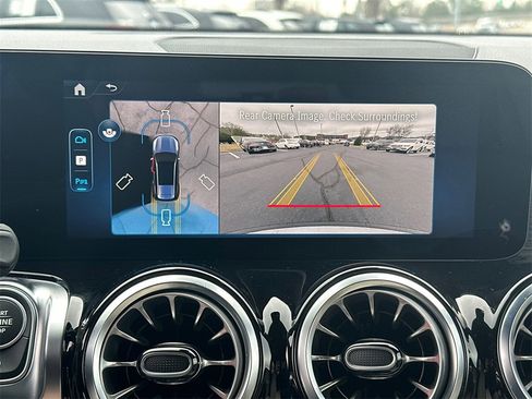 Certified 2025 Mercedes-Benz GLB 250 image 31