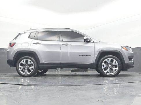 Used 2019 Jeep Compass Limited AWD/4WD image 32