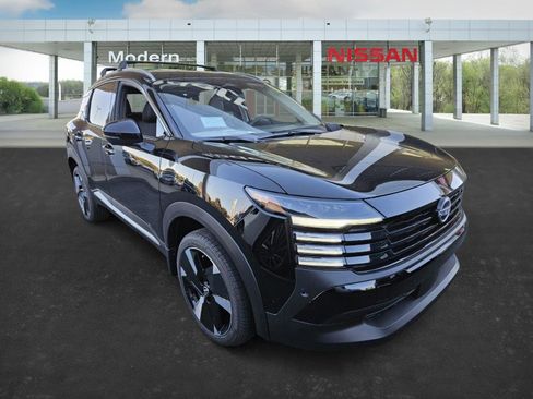 New 2026 Nissan Kicks SR image 2