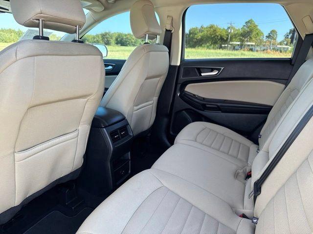 Used 2022 Ford Edge SE w/ Black Appearance Package AWD/4WD image 17