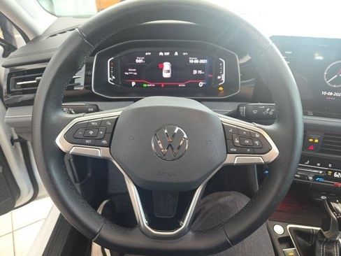 Used 2025 Volkswagen Jetta SEL image 19