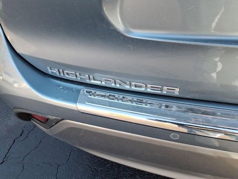 Used 2022 Toyota Highlander Platinum image 9