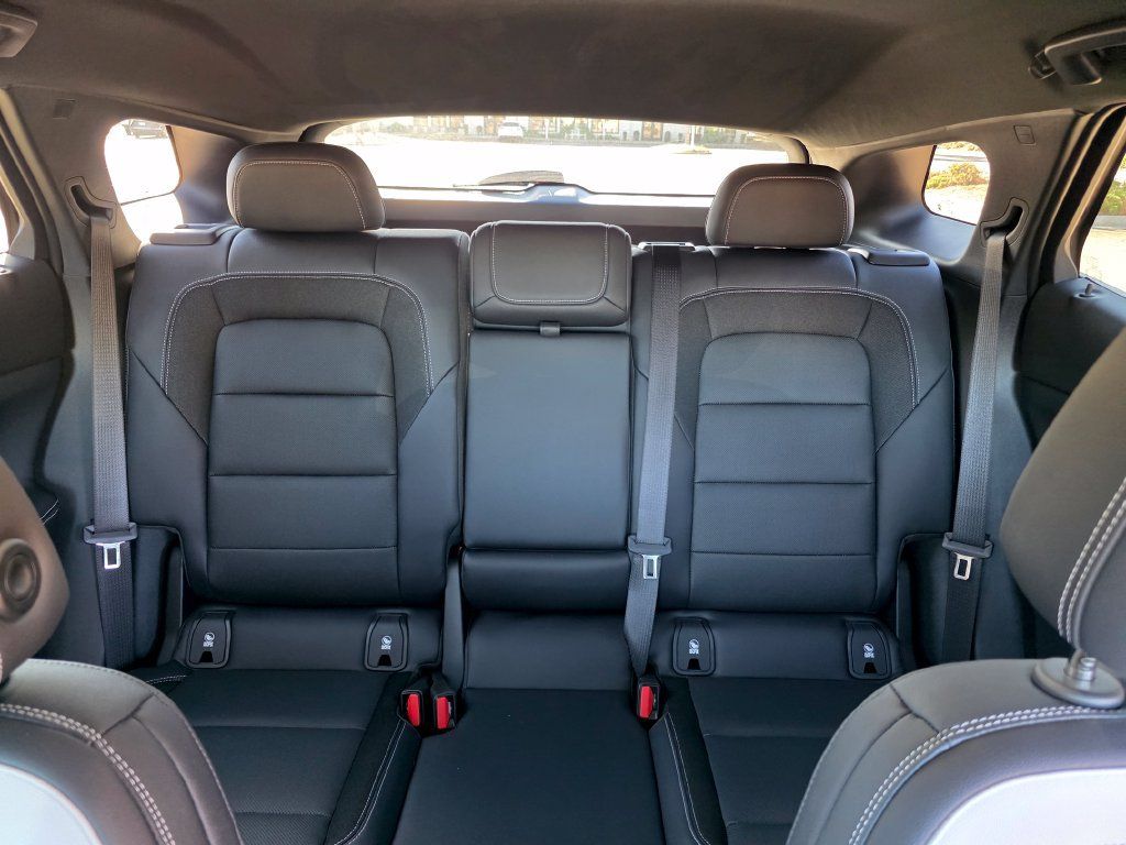 New 2025 Chevrolet Blazer EV LT AWD/4WD image 18
