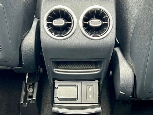 Certified 2025 Mercedes-Benz GLB 250 4MATIC image 8