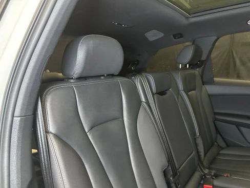 Used 2025 Audi Q7 3.0T Premium Plus AWD/4WD image 19