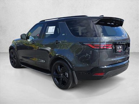 Used 2025 Land Rover Discovery Dynamic SE image 7