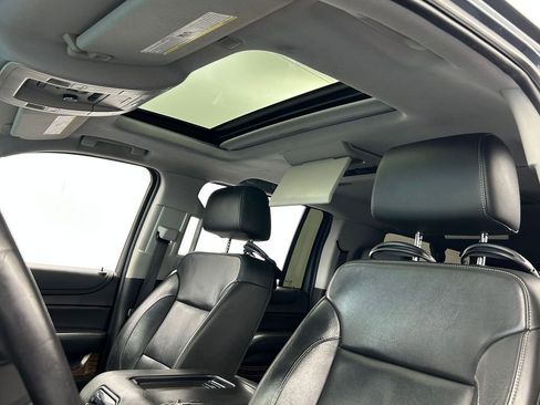 Used 2020 Chevrolet Suburban LT RWD image 13