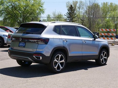 New 2025 Volkswagen Taos SEL image 2