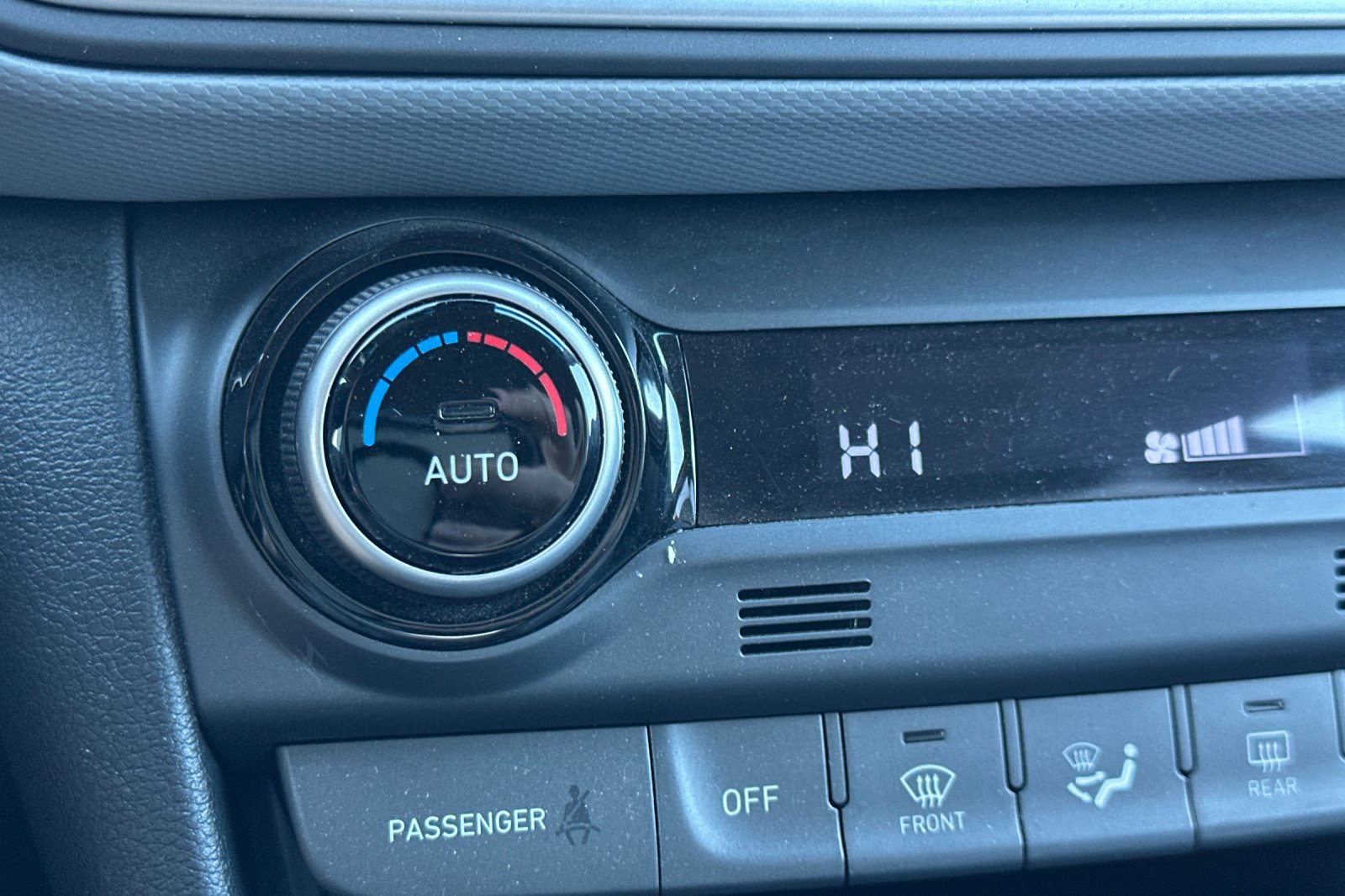 Used 2019 Hyundai Kona Ultimate AWD/4WD image 28
