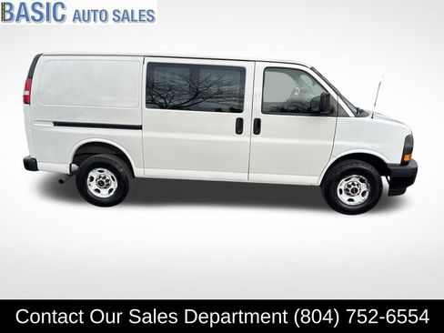 Used 2018 GMC Savana 3500 Work Van w/ Driver Convenience Package image 4