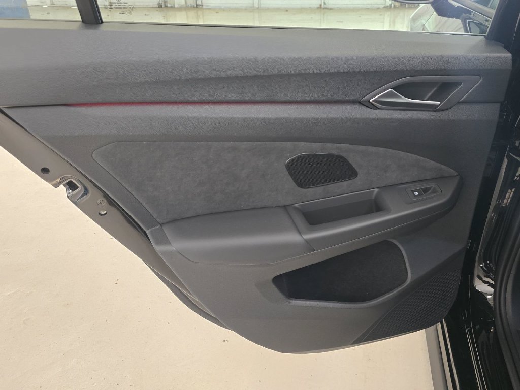 New 2026 Volkswagen GTI SE FWD image 9