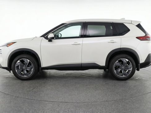 Used 2025 Nissan Rogue SV FWD image 5