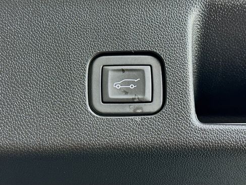 Used 2025 Chevrolet Equinox EV LT image 27