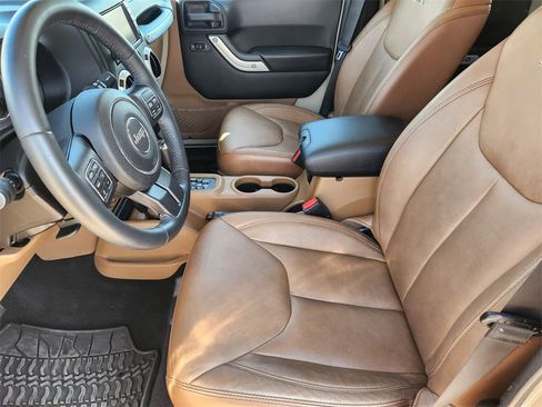 Used 2017 Jeep Wrangler Unlimited Sahara w/ Connectivity Group image 14