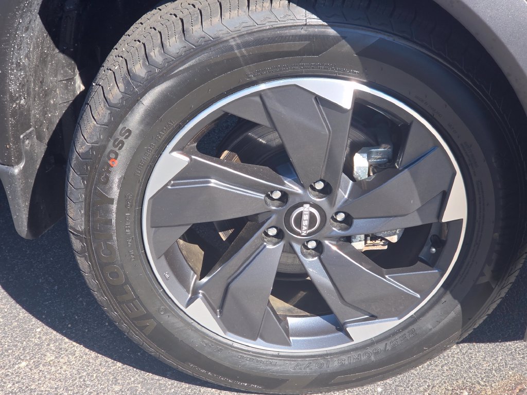 Certified 2024 Nissan Rogue SV AWD/4WD image 17