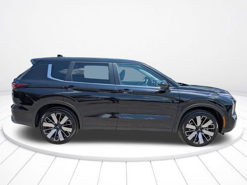 New 2026 Mitsubishi Outlander SE FWD image 3