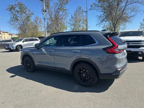 Used 2025 Honda CR-V Sport image 4