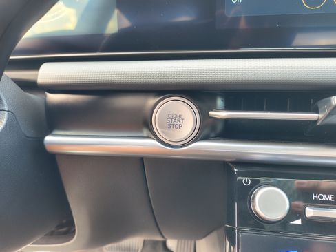Certified 2025 Hyundai Santa Cruz SEL FWD image 29