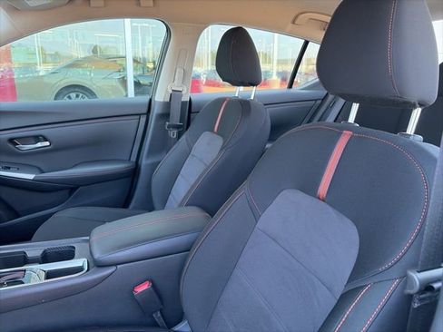 Certified 2025 Nissan Sentra SR image 9