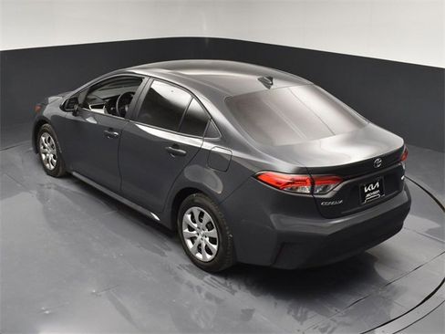 Used 2025 Toyota Corolla LE image 43