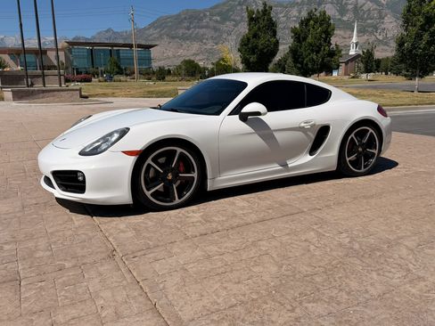 Used 2015 Porsche Cayman S RWD image 3