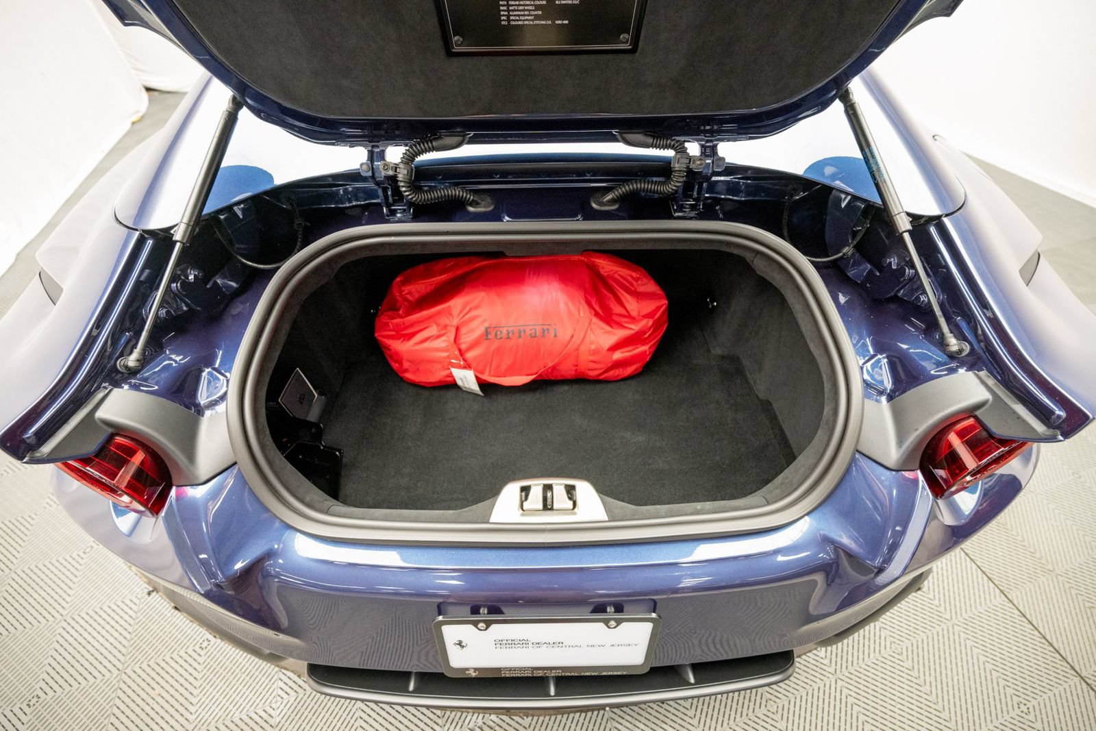 Used 2021 Ferrari 812 GTS RWD image 47