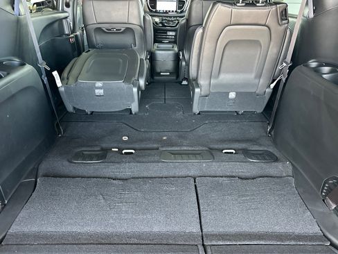 New 2026 Chrysler Pacifica Select image 16
