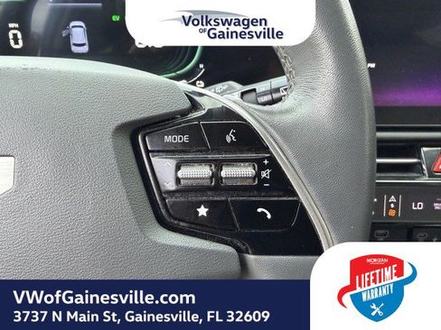 Used 2023 Kia Niro EX Touring image 23
