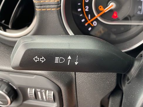 Used 2022 Jeep Gladiator Overland image 37