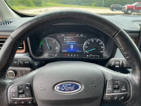 Used 2022 Ford Maverick Lariat w/ Lariat Luxury Package FWD image 32