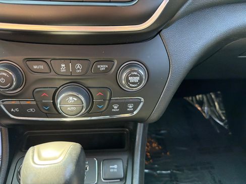 Used 2021 Jeep Cherokee Latitude Lux 80th Anniv w/ Quick Order Package 2YU 80th AWD/4WD image 27