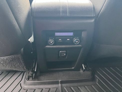 Used 2023 Chevrolet Traverse LT AWD/4WD image 23