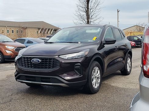 Used 2023 Ford Escape Active image 1