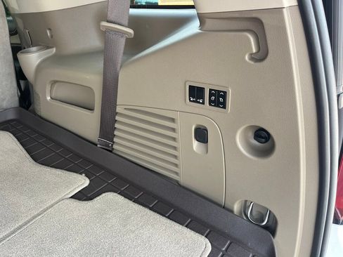 Used 2018 Chevrolet Tahoe Premier AWD/4WD image 24