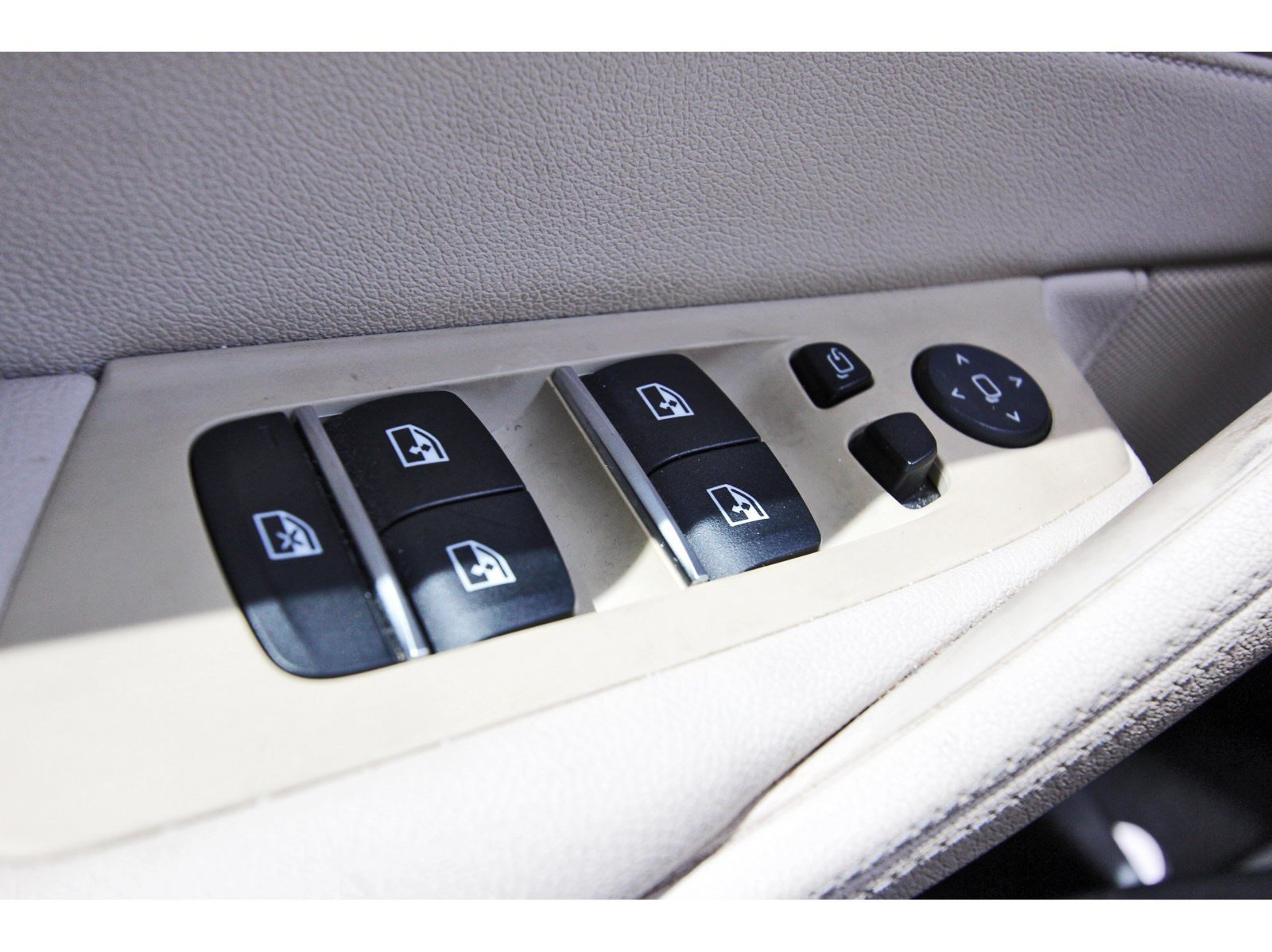 Used 2019 BMW 530e w/ Convenience Package RWD image 22