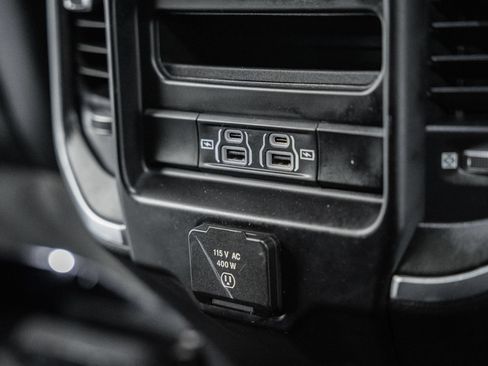 Used 2022 RAM 1500 Laramie AWD/4WD image 43