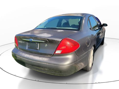 Used 2003 Ford Taurus LX FWD image 4