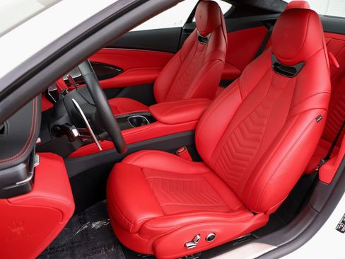 Used 2024 Maserati GranTurismo Trofeo AWD/4WD image 11