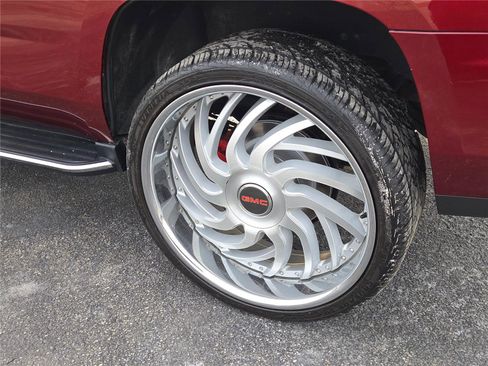 Used 2019 GMC Yukon SLT w/ Open Road Package image 20