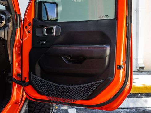 Used 2019 Jeep Wrangler Unlimited Rubicon w/ LED Lighting Group image 30