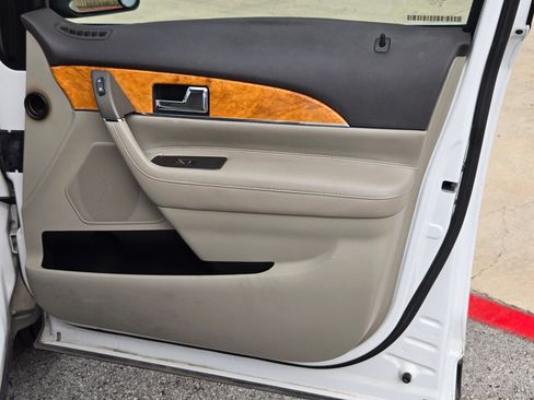 Used 2012 Lincoln MKX FWD image 28