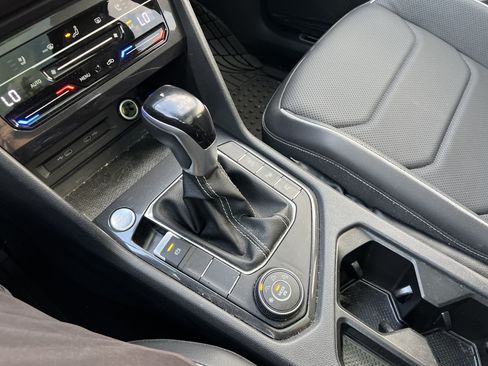 Certified 2022 Volkswagen Tiguan SEL R-Line AWD/4WD image 23